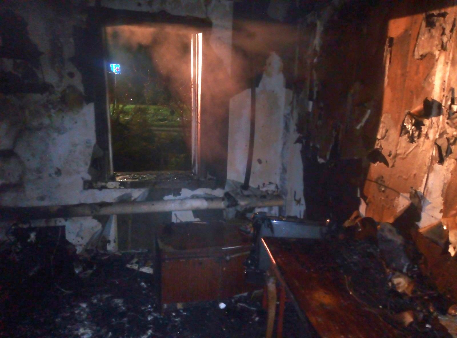 В результате пожара в Смоленской области выгорела однокомнатная квартира